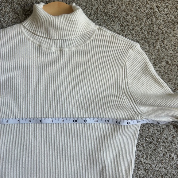 Express Cream Turtle Neck Sweater with Ribbed Texture Neutral Comfy Casual XL - Picture 5 of 6